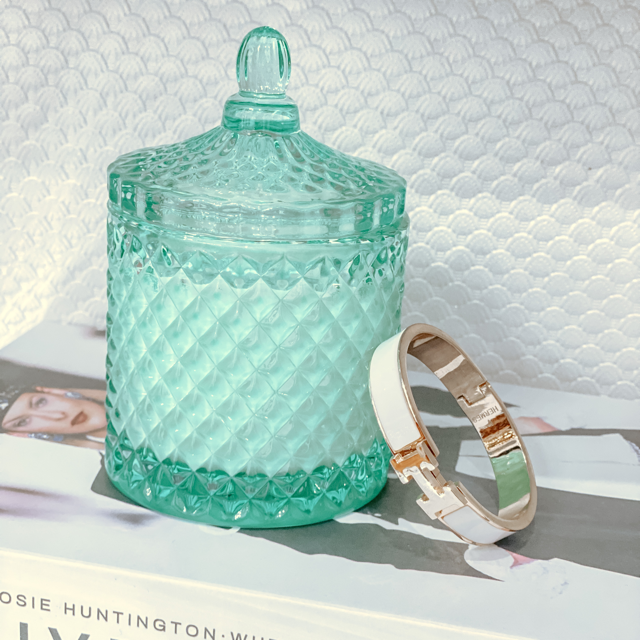 CHELSEA Luxury Candle Home Decor Designer Scented Inspired By 23 London. A hand-poured soy candle in Tiffany blue glass, blending labdanum, incense, patchouli, sandalwood, and vanilla into a quiet, elegant warmth.